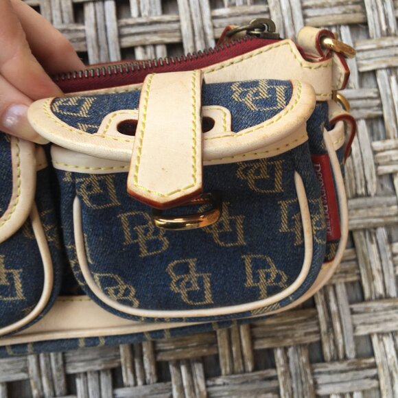 VTG Dooney & Bourke Small Signature Denim & Leather Banana Bag Y2K - Picture 4 of 13